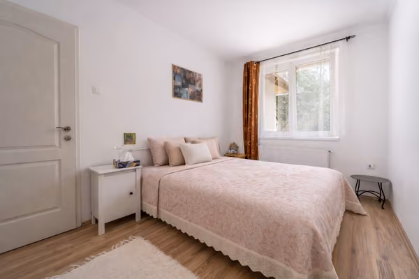 Mediterrán hangulat Csömör csendes utcájában – földszintes, wellness részleggel - Szoba - 12 m² nagyságú szoba